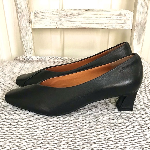 NWOT Rim Rim Leather Pumps Black - Picture 7 of 16